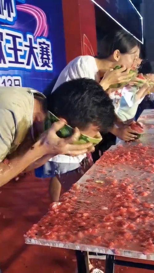 醉酒男挑西瓜感觉被侮辱砸坏千斤瓜